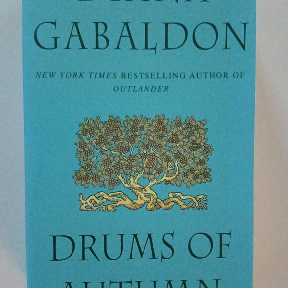 Outlander NEW Soft Cover Books Total of 5 - Picture 6 of 6